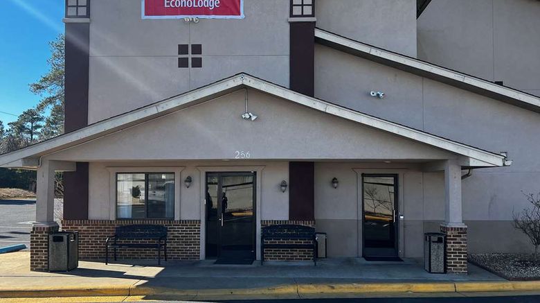 <b>Econo Lodge Spring Lake Exterior</b>. Images powered by <a href="https://iceportal.shijigroup.com/" title="IcePortal" target="_blank">IcePortal</a>.