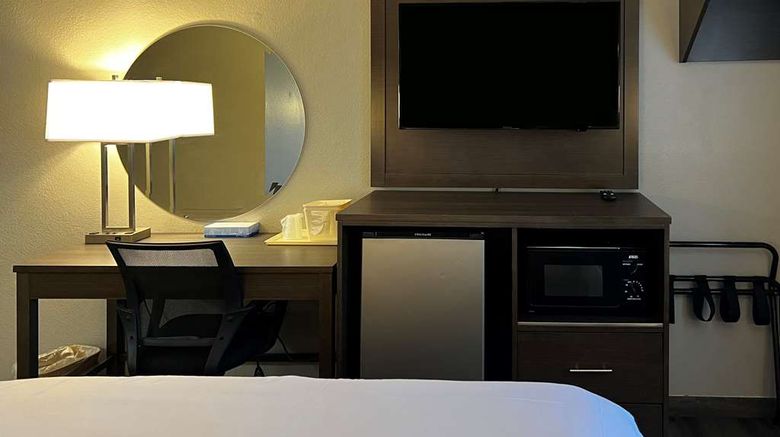 <b>Econo Lodge Spring Lake Room</b>. Images powered by <a href="https://iceportal.shijigroup.com/" title="IcePortal" target="_blank">IcePortal</a>.