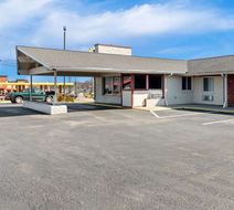 Rodeway Inn Exterior