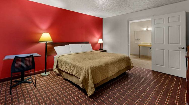 Rodeway Inn Room