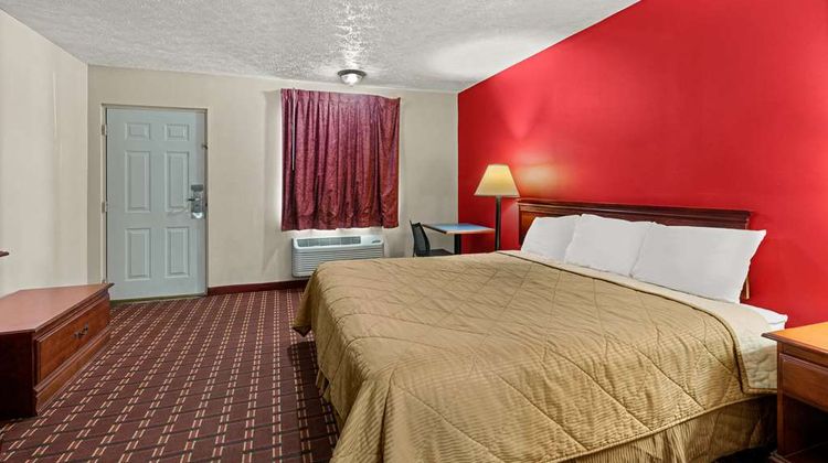 Rodeway Inn Room