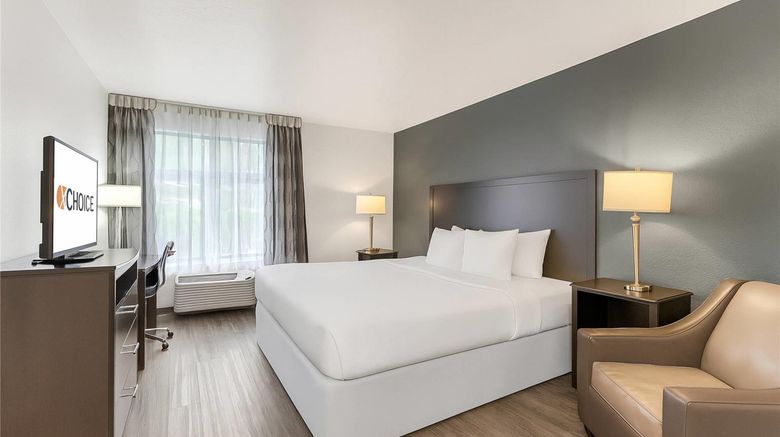 <b>Clarion Inn Room</b>. Images powered by <a href="https://iceportal.shijigroup.com/" title="IcePortal" target="_blank">IcePortal</a>.