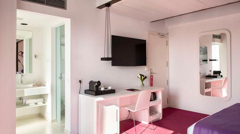 <b>Allegro Barcelona Room</b>. Images powered by <a href="https://iceportal.shijigroup.com/" title="IcePortal" target="_blank">IcePortal</a>.