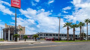Econo Lodge Inn & Suites