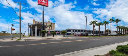 Econo Lodge Inn & Suites Exterior