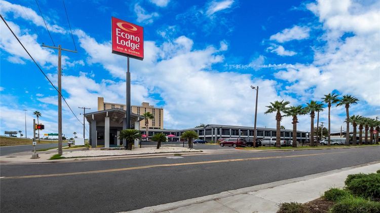 Econo Lodge Inn & Suites Exterior