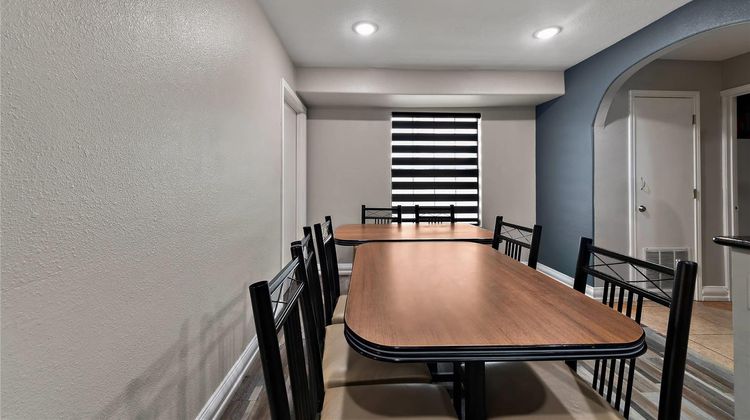 Econo Lodge Inn & Suites Restaurant