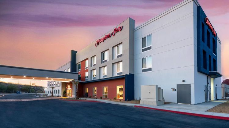 Hampton Inn Needles Colorado River Exterior
