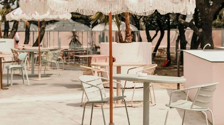 <b>Ibis Styles Pont Du Gard Pool</b>. Images powered by <a href="https://iceportal.shijigroup.com/" title="IcePortal" target="_blank">IcePortal</a>.