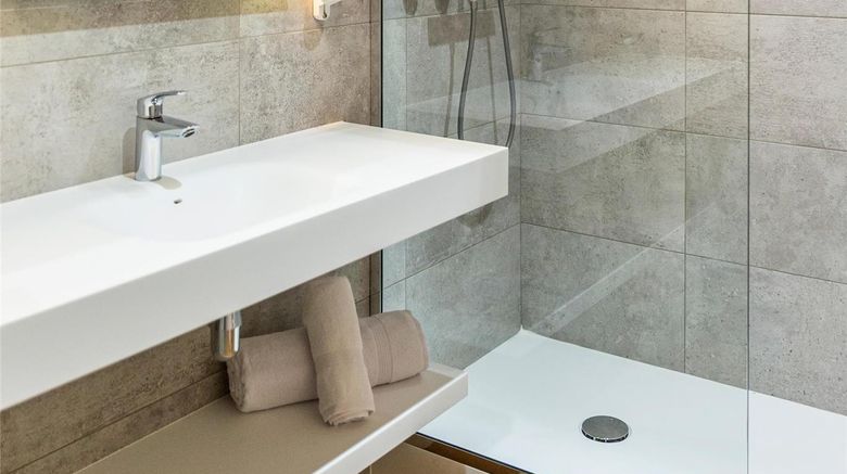 <b>Mercure Toulouse Aeroport Blagnac Room</b>. Images powered by <a href="https://iceportal.shijigroup.com/" title="IcePortal" target="_blank">IcePortal</a>.