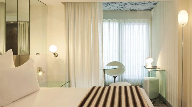 <b>Hotel 7 Eiffel Room</b>. Images powered by <a href="https://iceportal.shijigroup.com/" title="IcePortal" target="_blank">IcePortal</a>.