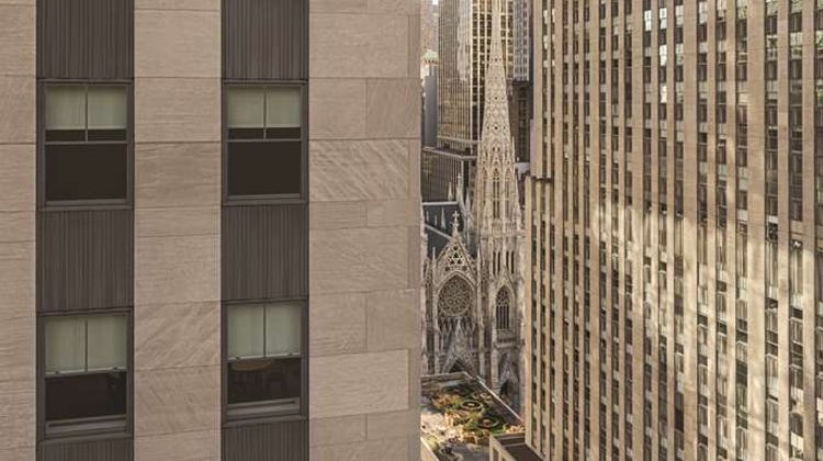 DoubleTree by Hilton NY Midtown 5th Ave Exterior