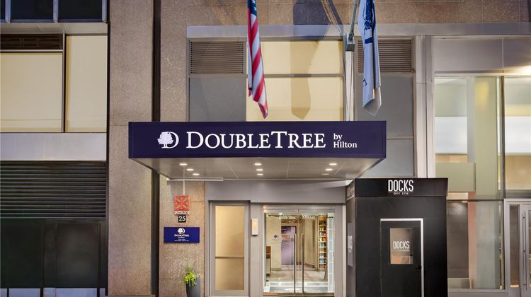 DoubleTree by Hilton NY Midtown 5th Ave Exterior