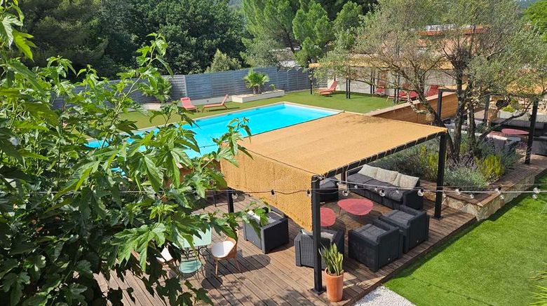<b>Best Western Terre de Provence Exterior</b>. Images powered by <a href="https://iceportal.shijigroup.com/" title="IcePortal" target="_blank">IcePortal</a>.