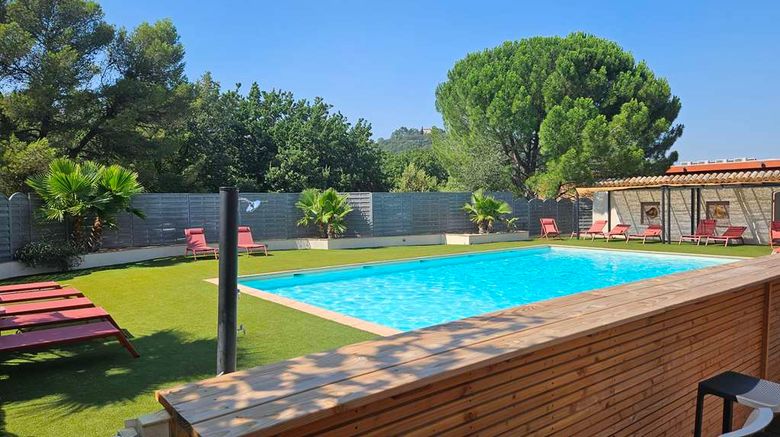 <b>Best Western Terre de Provence Pool</b>. Images powered by <a href="https://iceportal.shijigroup.com/" title="IcePortal" target="_blank">IcePortal</a>.
