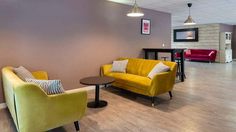 <b>Best Western Terre de Provence Restaurant</b>. Images powered by <a href="https://iceportal.shijigroup.com/" title="IcePortal" target="_blank">IcePortal</a>.