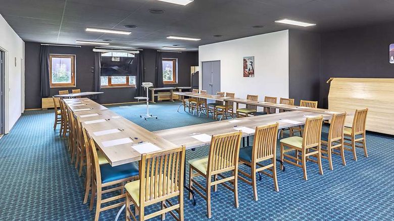<b>Sure Hotel by Best Western Annecy Meeting</b>. Images powered by <a href="https://iceportal.shijigroup.com/" title="IcePortal" target="_blank">IcePortal</a>.