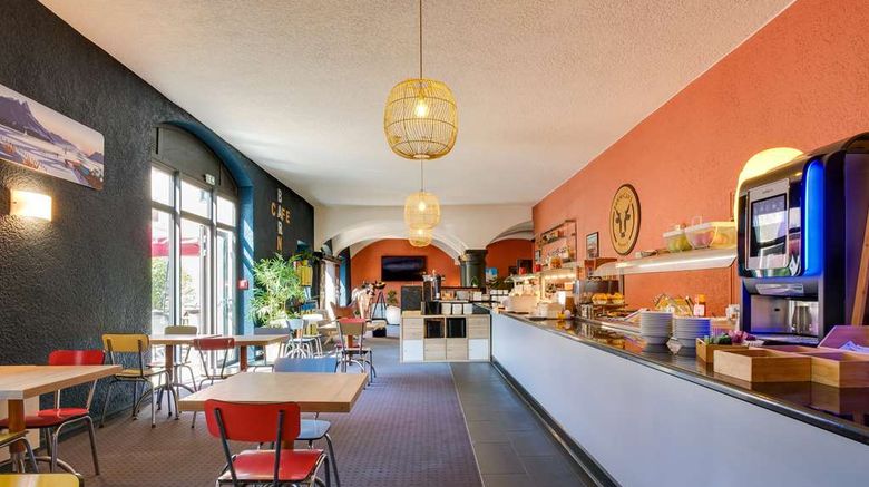 <b>Sure Hotel by Best Western Annecy Restaurant</b>. Images powered by <a href="https://iceportal.shijigroup.com/" title="IcePortal" target="_blank">IcePortal</a>.