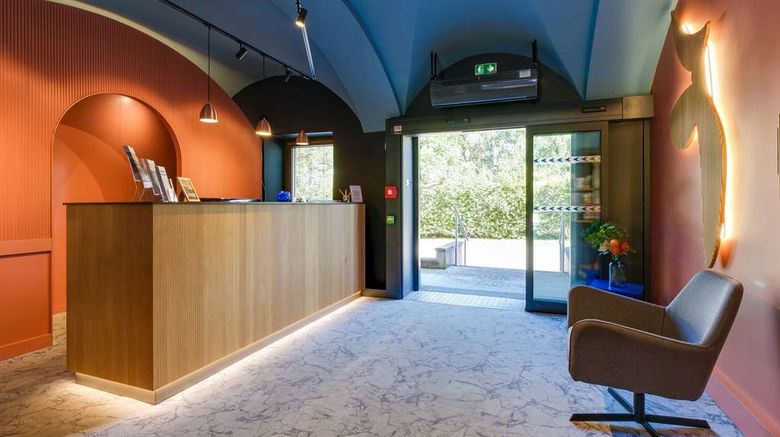 <b>Sure Hotel by Best Western Annecy Lobby</b>. Images powered by <a href="https://iceportal.shijigroup.com/" title="IcePortal" target="_blank">IcePortal</a>.