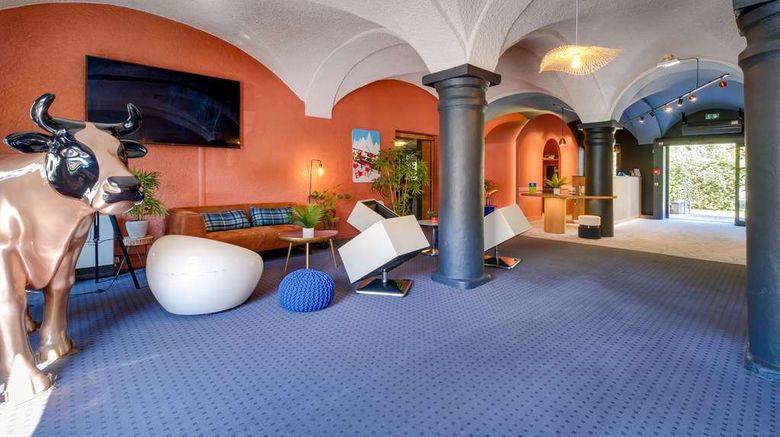 <b>Sure Hotel by Best Western Annecy Lobby</b>. Images powered by <a href="https://iceportal.shijigroup.com/" title="IcePortal" target="_blank">IcePortal</a>.