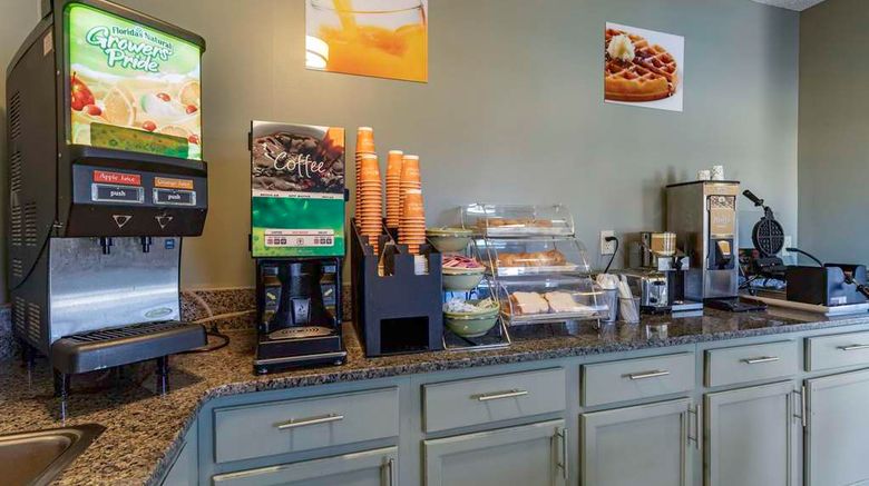 <b>Quality Inn Spartanburg Northwest Restaurant</b>. Images powered by <a href="https://iceportal.shijigroup.com/" title="IcePortal" target="_blank">IcePortal</a>.