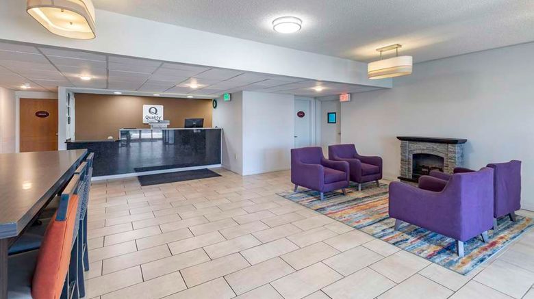 <b>Quality Inn Spartanburg Northwest Lobby</b>. Images powered by <a href="https://iceportal.shijigroup.com/" title="IcePortal" target="_blank">IcePortal</a>.
