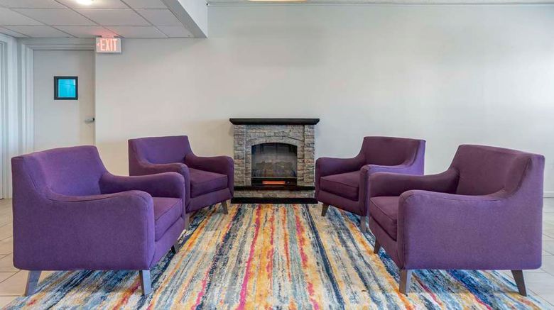 <b>Quality Inn Spartanburg Northwest Lobby</b>. Images powered by <a href="https://iceportal.shijigroup.com/" title="IcePortal" target="_blank">IcePortal</a>.
