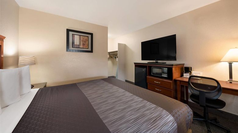 <b>Rodeway Inn Room</b>. Images powered by <a href="https://iceportal.shijigroup.com/" title="IcePortal" target="_blank">IcePortal</a>.