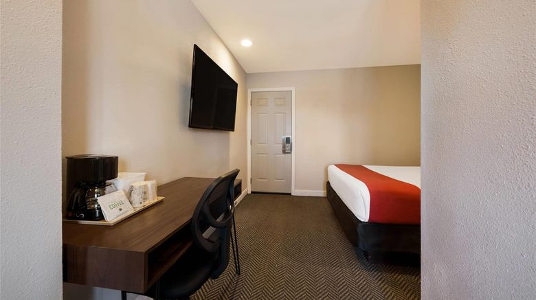 <b>Rodeway Inn Room</b>. Images powered by <a href="https://iceportal.shijigroup.com/" title="IcePortal" target="_blank">IcePortal</a>.