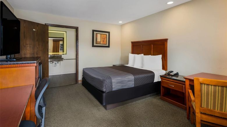 <b>Rodeway Inn Room</b>. Images powered by <a href="https://iceportal.shijigroup.com/" title="IcePortal" target="_blank">IcePortal</a>.