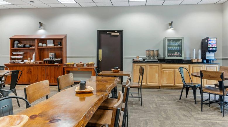 <b>Green Granite Inn & Conference Center Restaurant</b>. Images powered by <a href="https://iceportal.shijigroup.com/" title="IcePortal" target="_blank">IcePortal</a>.
