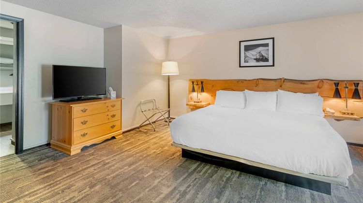 Green Granite Inn & Conference Center Suite