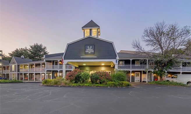Green Granite Inn & Conference Center Exterior