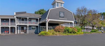 Green Granite Inn & Conference Center Exterior