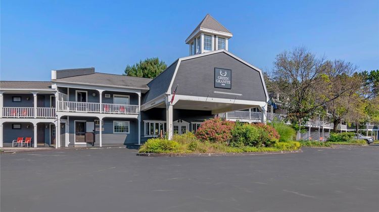 Green Granite Inn & Conference Center Exterior