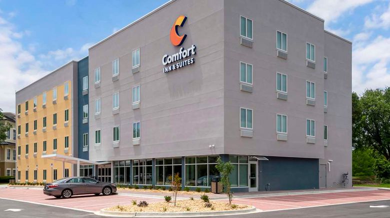 <b>Comfort Inn and Suites Exterior</b>. Images powered by <a href="https://iceportal.shijigroup.com/" title="IcePortal" target="_blank">IcePortal</a>.