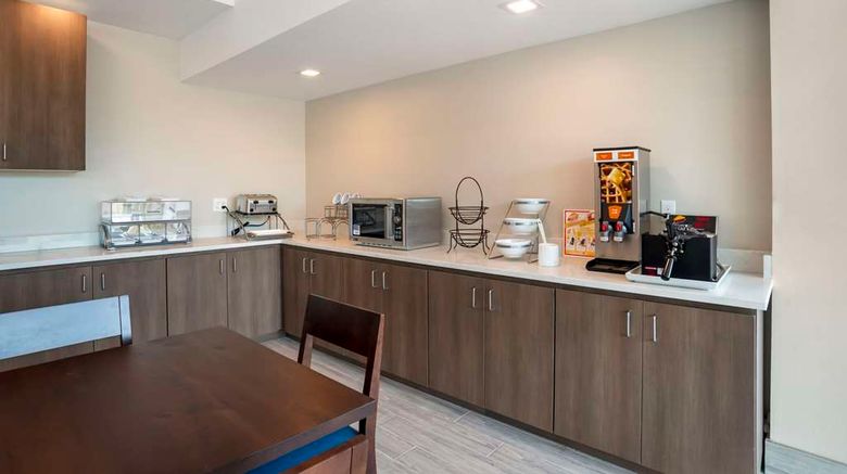<b>Comfort Inn and Suites Restaurant</b>. Images powered by <a href="https://iceportal.shijigroup.com/" title="IcePortal" target="_blank">IcePortal</a>.