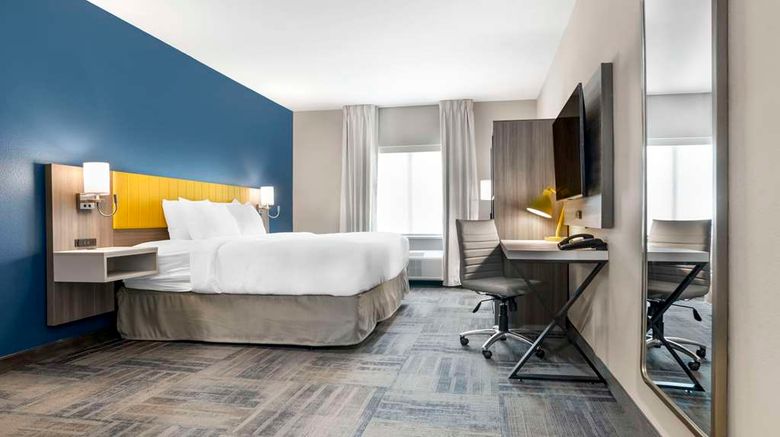 <b>Comfort Inn and Suites Suite</b>. Images powered by <a href="https://iceportal.shijigroup.com/" title="IcePortal" target="_blank">IcePortal</a>.