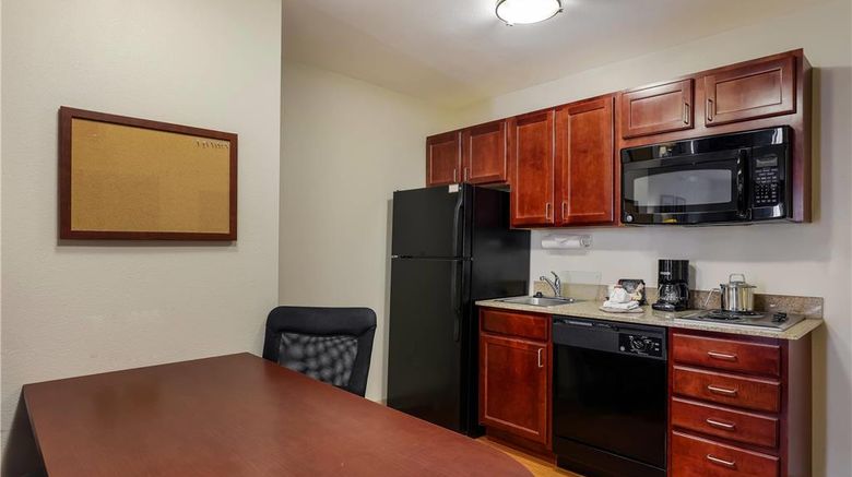 <b>MainStay Suites Suite</b>. Images powered by <a href="https://iceportal.shijigroup.com/" title="IcePortal" target="_blank">IcePortal</a>.