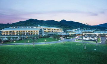 Howard Johnson Dongqian Lake Plaza