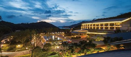 Howard Johnson Dongqian Lake Plaza Exterior