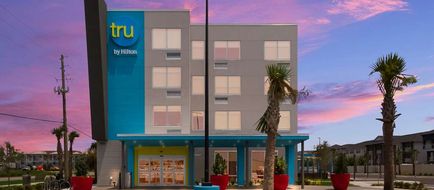 Tru by Hilton Destin Exterior