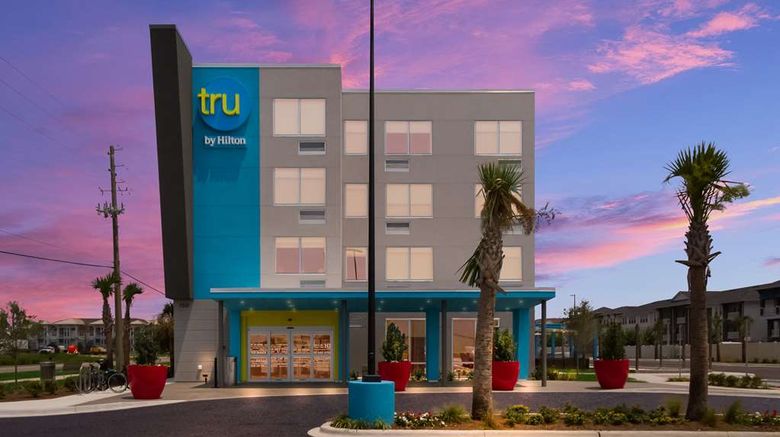 <b>Tru by Hilton Destin Exterior</b>. Images powered by <a href="https://iceportal.shijigroup.com/" title="IcePortal" target="_blank">IcePortal</a>.