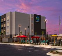 Tru by Hilton Destin Exterior