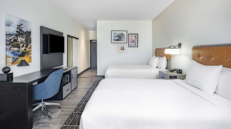 La Quinta Inn & Suites by Wyndham Room