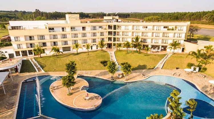 Ramada by Wyndham Furnaspark Exterior
