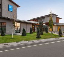Tryp by Wyndham Zomin Exterior
