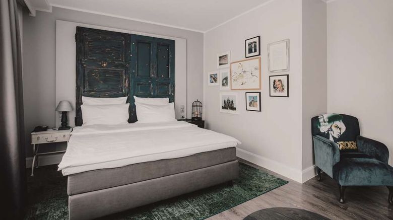 <b>Hotel Berlin, Radisson Individuals Suite</b>. Images powered by <a href="https://iceportal.shijigroup.com/" title="IcePortal" target="_blank">IcePortal</a>.