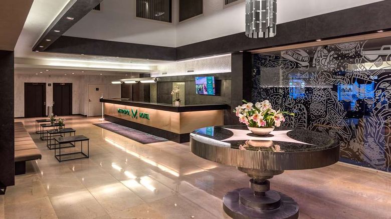 <b>Hotel Metropol Lobby</b>. Images powered by <a href="https://iceportal.shijigroup.com/" title="IcePortal" target="_blank">IcePortal</a>.