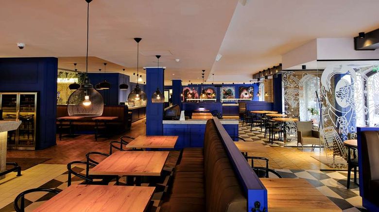 <b>Hotel Metropol Restaurant</b>. Images powered by <a href="https://iceportal.shijigroup.com/" title="IcePortal" target="_blank">IcePortal</a>.